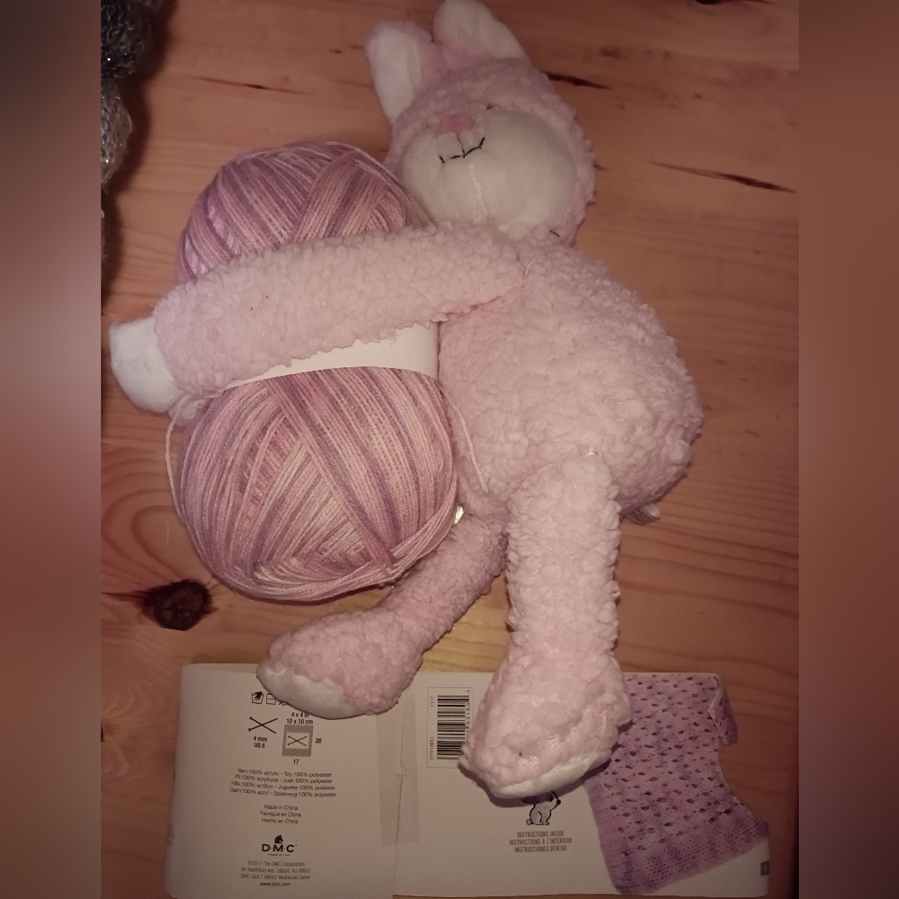 1 pk- hug this yarn with bunny